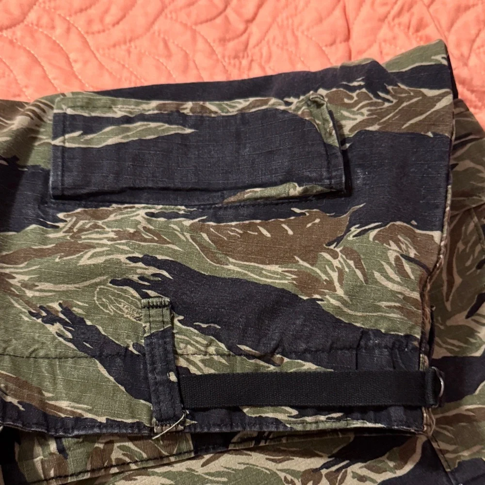 Men's Green Camouflage Cargo Shorts XL - Picture 5 of 11